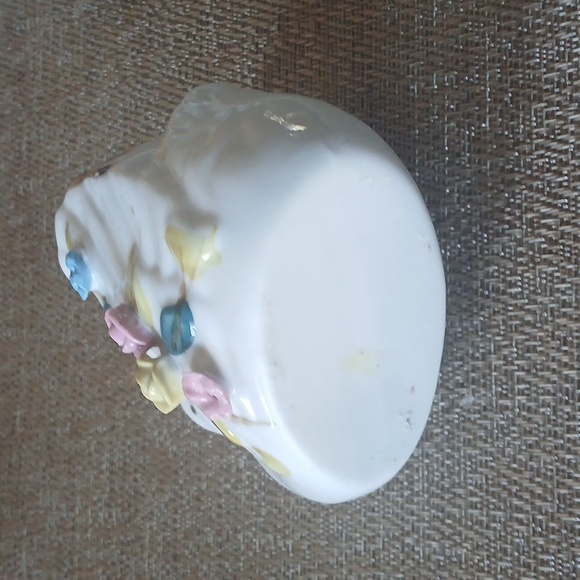 Vintage Small Swan Handpainted Ceramic Planter - Picture 5 of 6